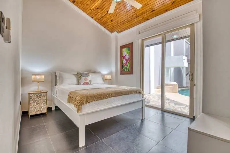 Casa Colonial Queen Room bedroom