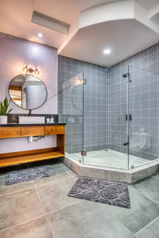 Rooftop Double Room bathroom