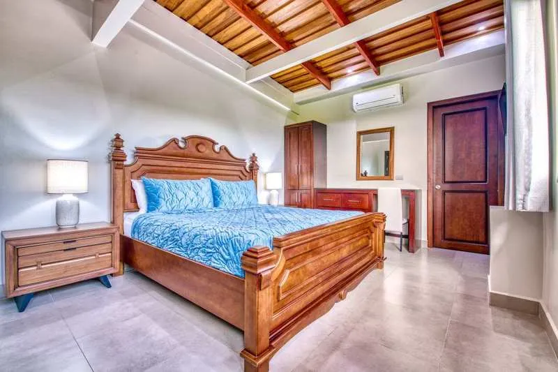 Seascape King Suite bedroom