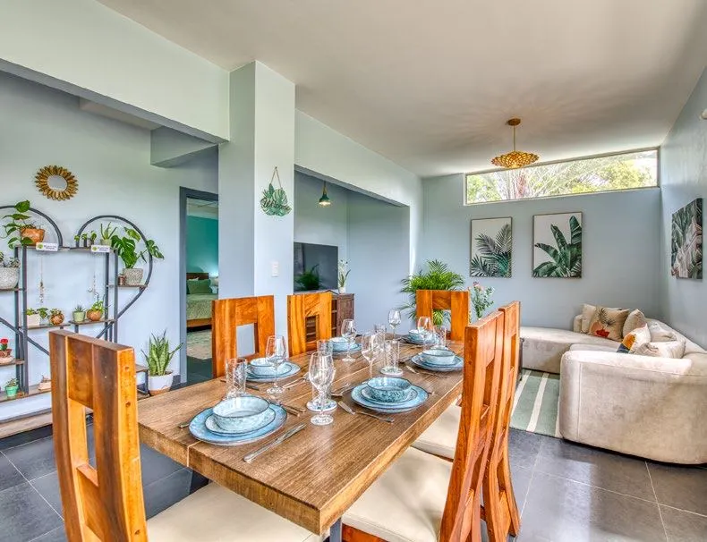 Garden villa dining area